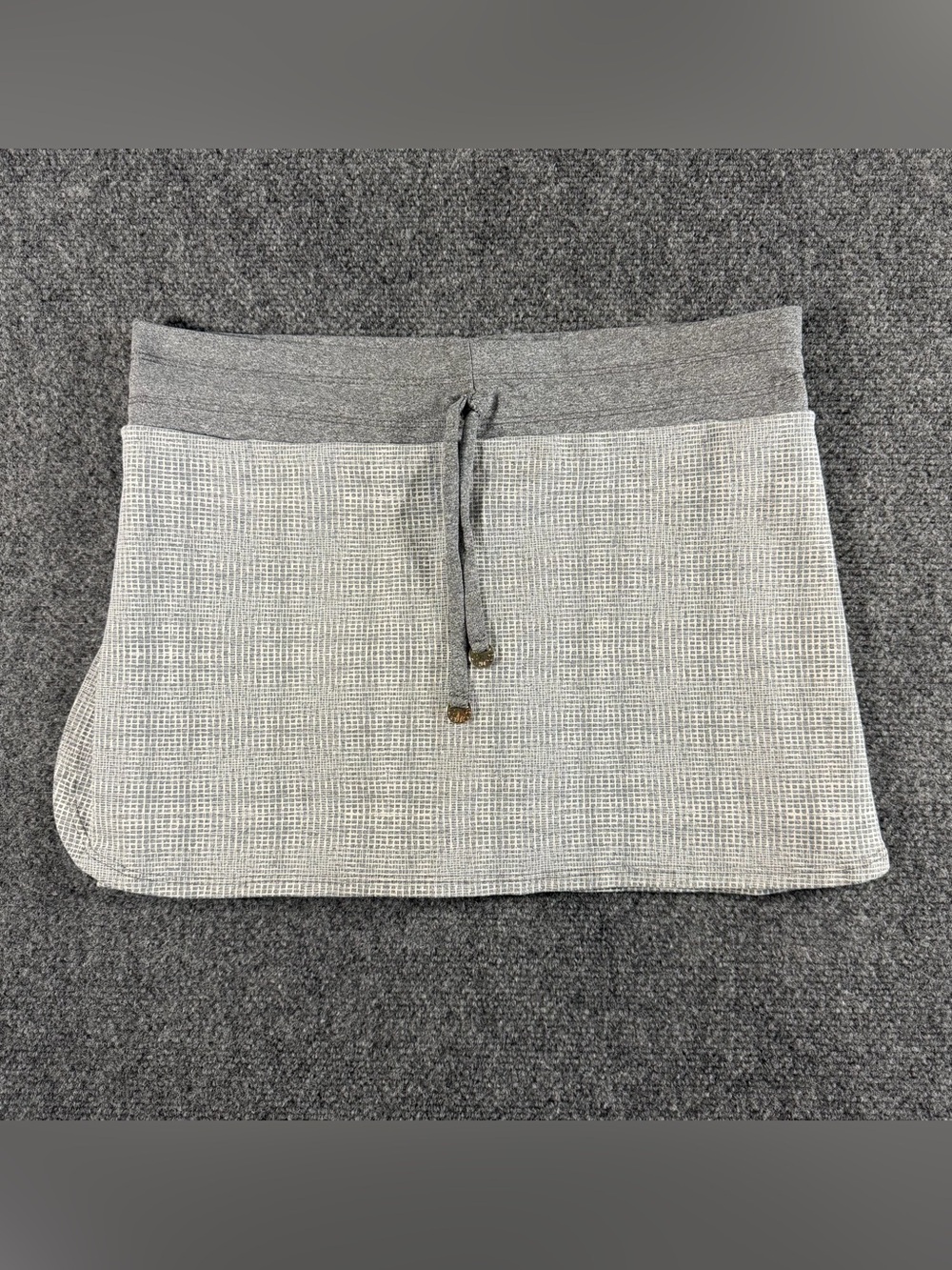 Liquido Athletic Skort Skirt Gray Checkered Pattern Size Medium Athleisure Gym